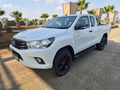2017 Toyota Hilux 2.4 GD-6 Raised Body SRX Extended Cab