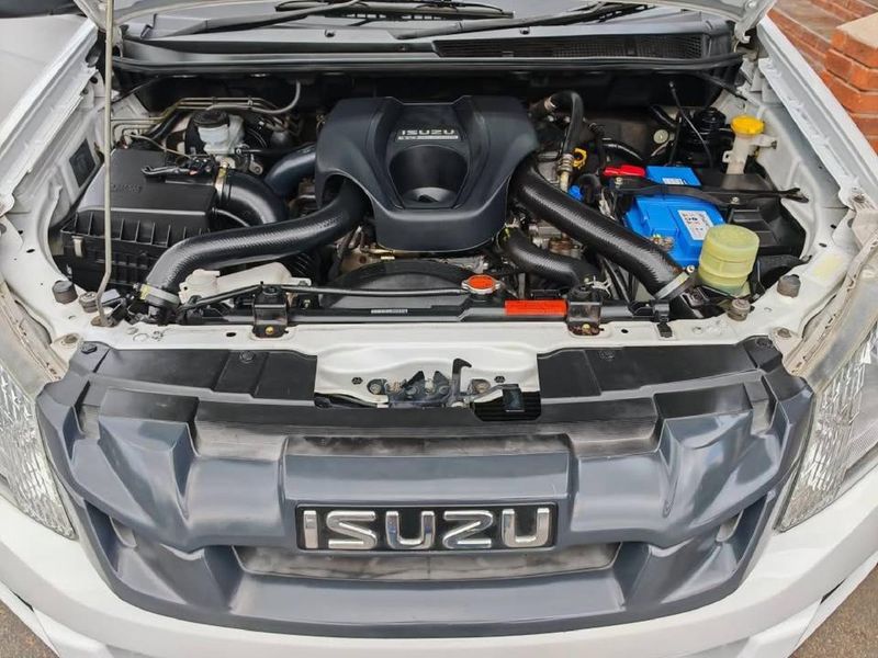 Used Isuzu KB 250 D Teq LE Double Cab For Sale In Kwazulu Natal Cars used-isuzu-kb-250-d-teq-le-double-cab-for-sale-in-kwazulu-natal-cars