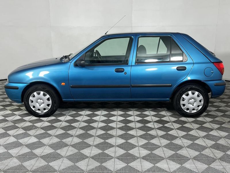 Used Mazda 121 Soho 1.3 5-dr for sale in Western Cape - Cars.co.za (ID ...