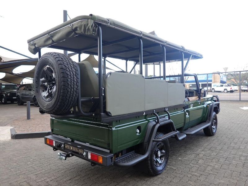 Used Toyota Land Cruiser 79 Game Viewer 4.2D for sale in Gauteng - Cars ...