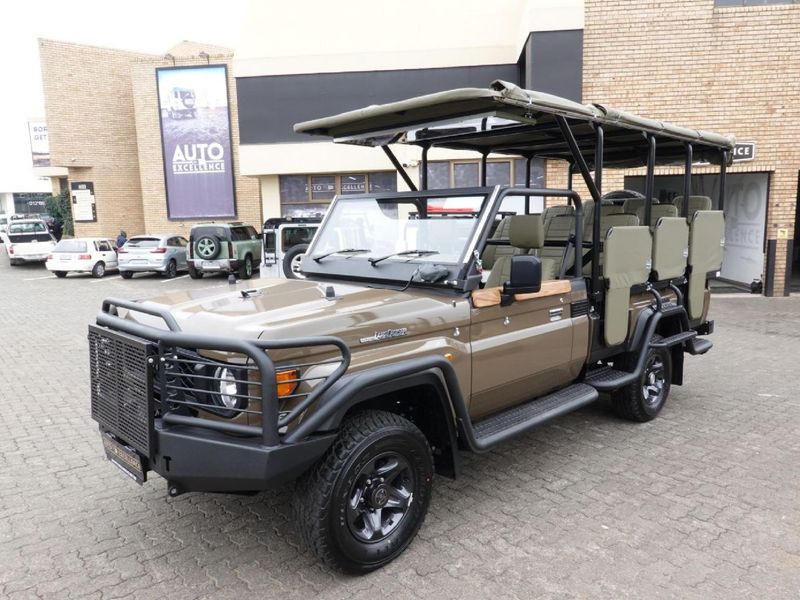 Used Toyota Land Cruiser 79 Game Viewer 4.2D for sale in Gauteng - Cars ...