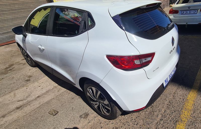 used-renault-clio-iv-900t-blaze-limited-edition-5-dr-66kw-for-sale-in