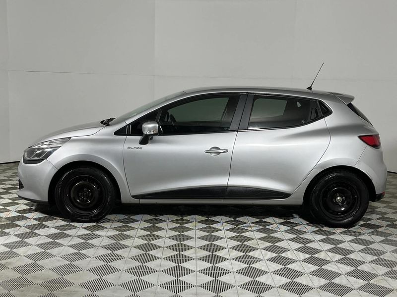 used-renault-clio-iv-900t-blaze-limited-edition-5-dr-66kw-for-sale-in