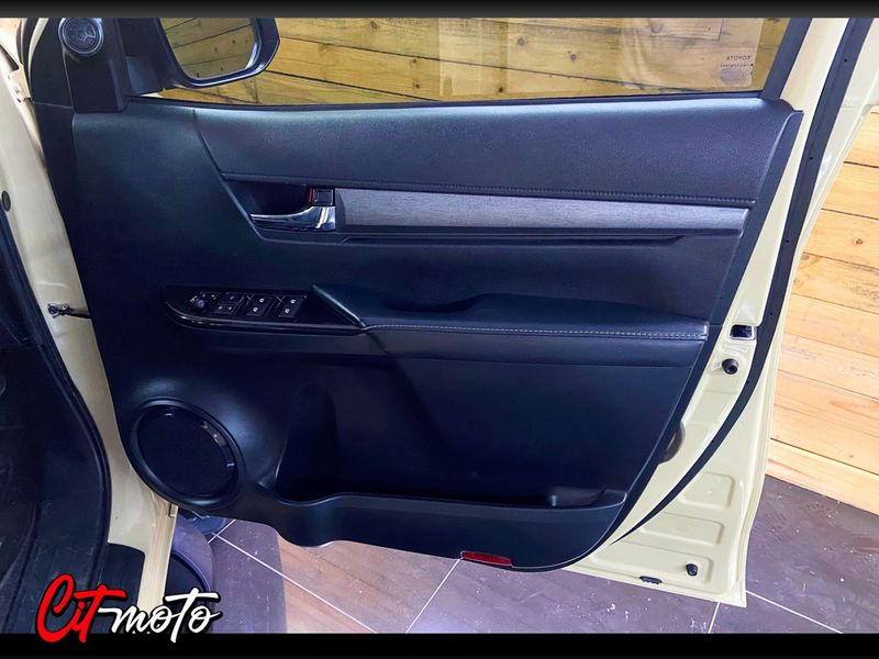 Used Toyota Hilux 2.8 GD-6 Raised Body Legend Auto Double-Cab for sale ...