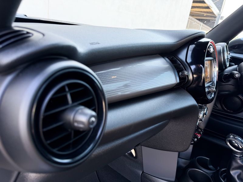 Used MINI Hatch Cooper Auto for sale in Gauteng Cars.co.za (ID9725110)