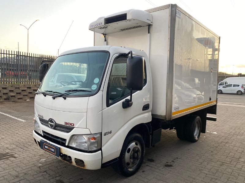 Used Hino 300 614 Swb (al3) F/c C/c for sale in Kwazulu Natal - Cars.co ...