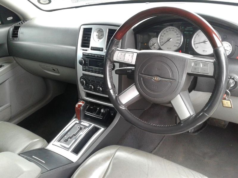 Used Chrysler 300C 5.7 Hemi V8 Auto for sale in Gauteng Cars.co.za