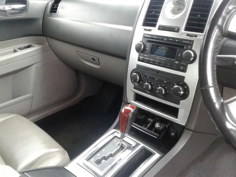 Used Chrysler 300C 5.7 Hemi V8 Auto for sale in Gauteng Cars.co.za