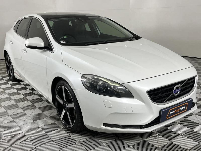 Used Volvo V40 T4 Elite Auto for sale in Gauteng - Cars.co.za (ID::8652111)