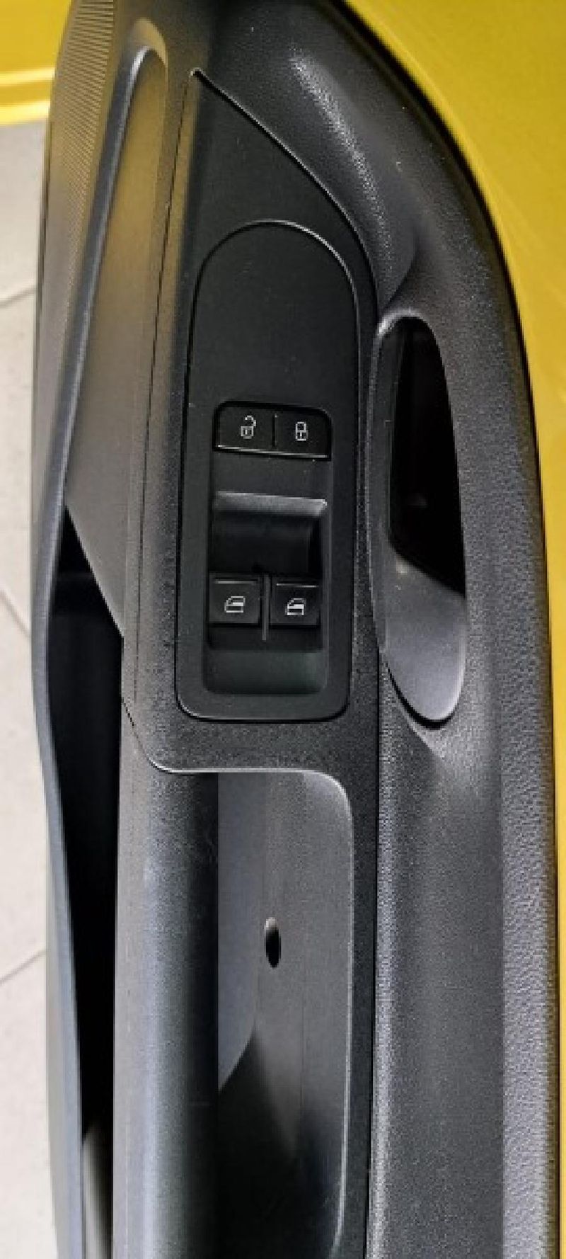 2017-Volkswagen-Up-Take-Up-10-5-dr image:5
