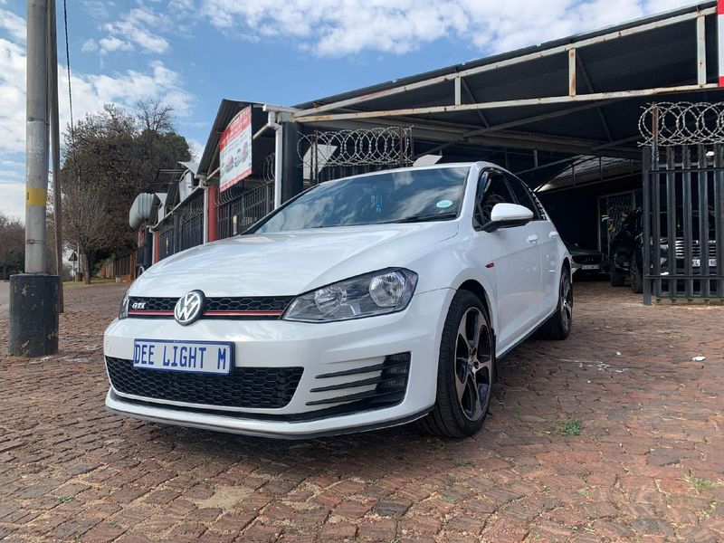 2017 Volkswagen Golf VII 1.0 TSI Comfortline is no longer for saleDee Light Motors