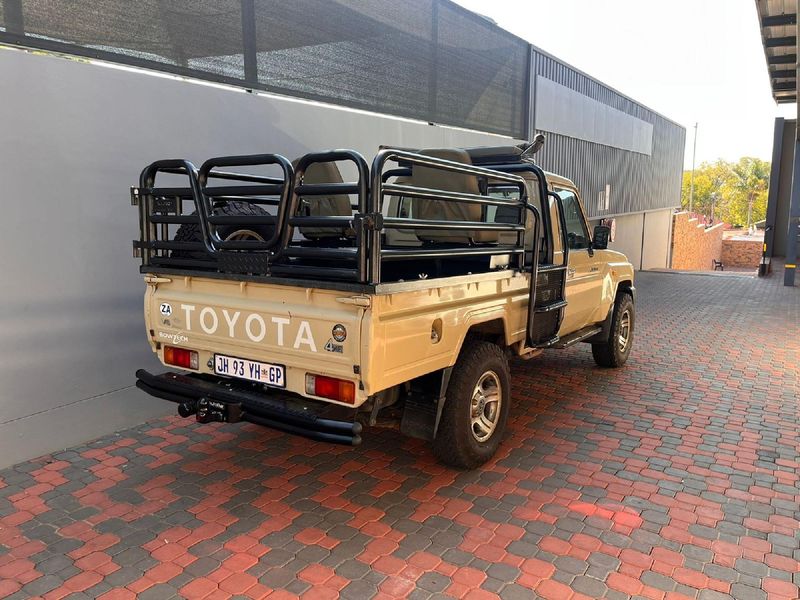 Used Toyota Land Cruiser 79 4.0 SingleCab for sale in Gauteng Cars
