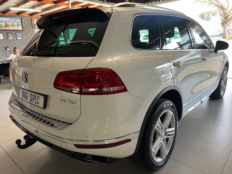 Used Volkswagen Touareg 4.2 V8 TDI Auto for sale in Gauteng - Cars.co ...