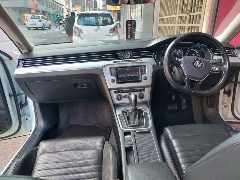 Used Volkswagen Passat 2.0 TSI R-Line Auto for sale in Gauteng - Cars ...