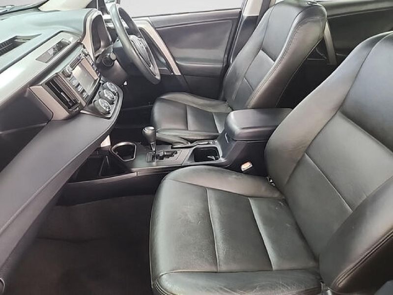 Toyota rav4 2016 года Toyota rav4 2016 года