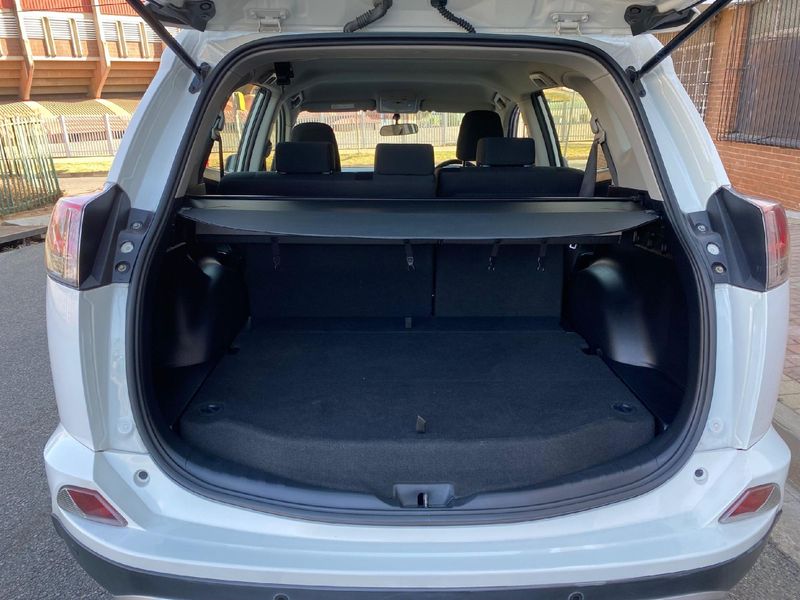Toyota rav4 2016 года Toyota rav4 2016 года