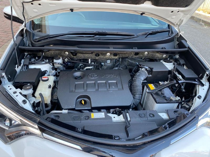 Toyota rav4 2016 года Toyota rav4 2016 года
