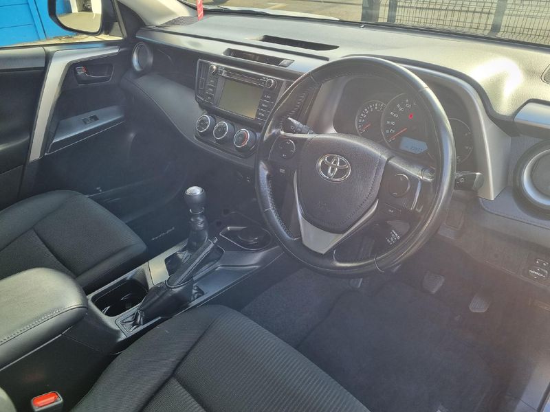 Toyota rav4 2016 года