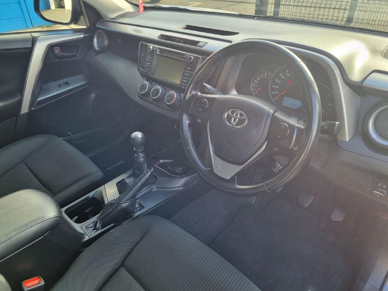 Toyota rav4 2016 года Toyota rav4 2016 года