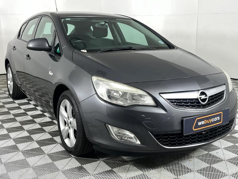 Opel astra gtc 2012