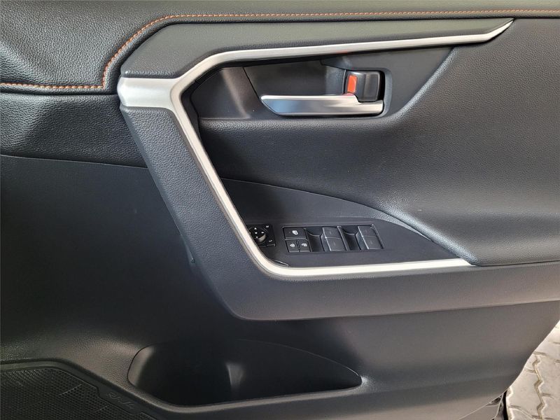 Toyota rav4 2016 года Toyota rav4 2016 года