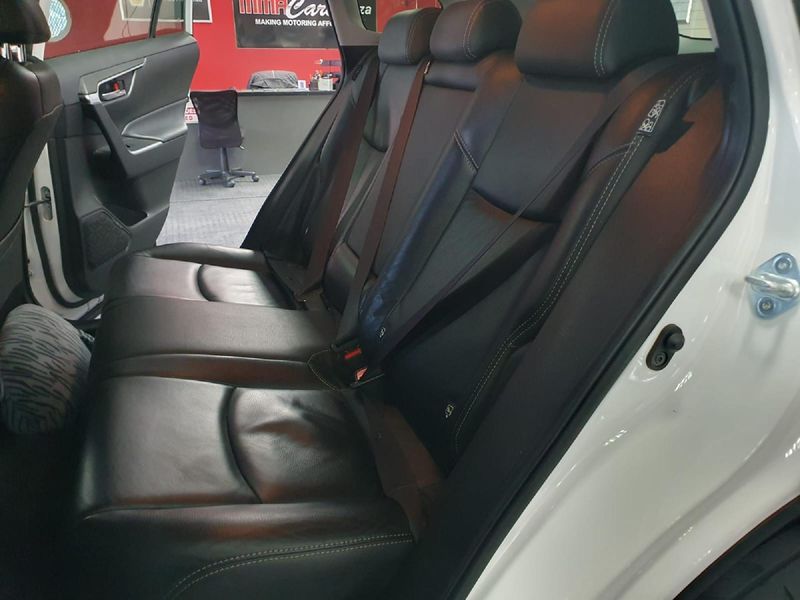 Toyota rav4 2016 года Toyota rav4 2016 года