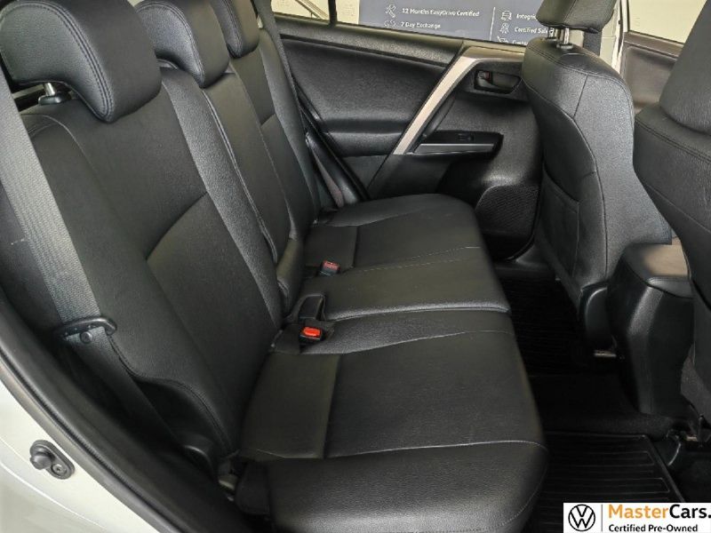 Toyota rav4 2016 года Toyota rav4 2016 года
