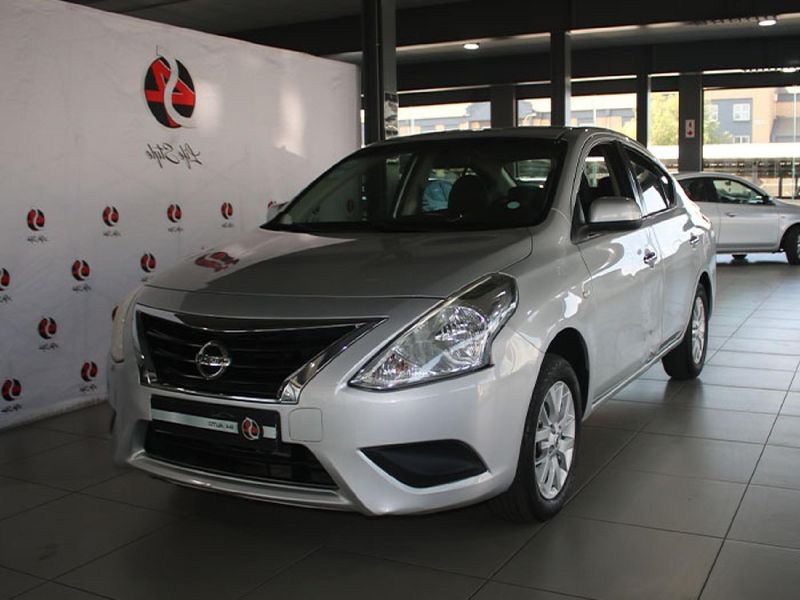 Nissan note 2018 год Nissan note 2018 год