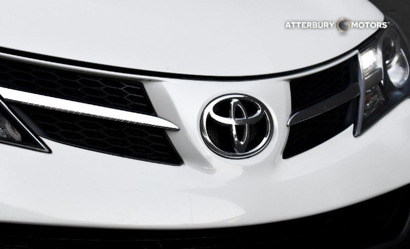 Toyota rav4 2013 год