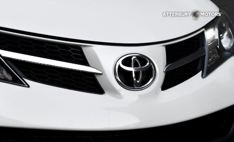 Toyota rav4 2013 год Toyota rav4 2013 год