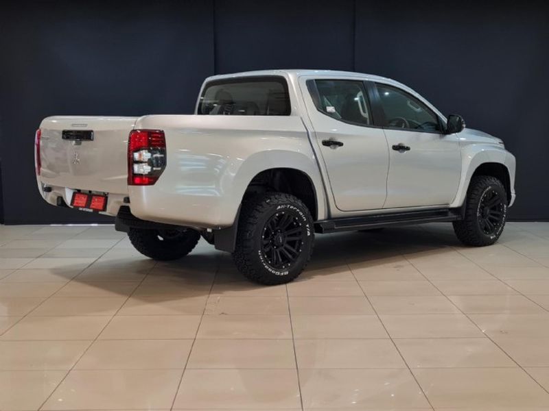 Used Mitsubishi Triton 2.4 Di-GL Double-Cab for sale in Kwazulu Natal ...