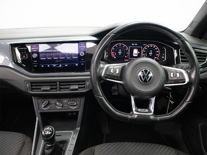 Used Volkswagen Polo 1.0 TSI Comfortline R-Line M/T for sale in Gauteng ...