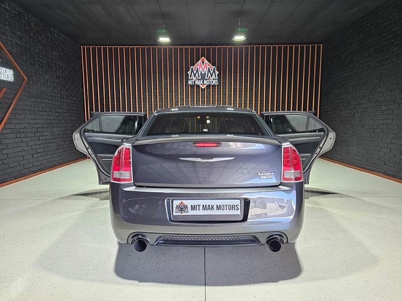 Used Chrysler 300C SRT8 for sale in Gauteng Cars.co.za (ID9054629)