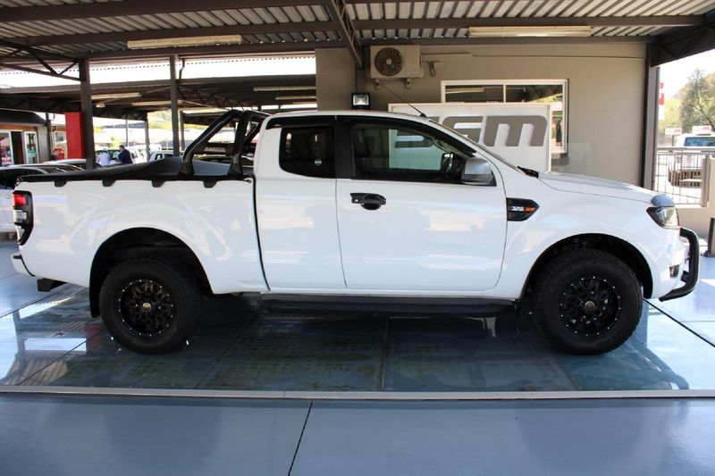 Used Ford Ranger 3.2 TDCi XLS SuperCab for sale in Gauteng - Cars.co.za ...