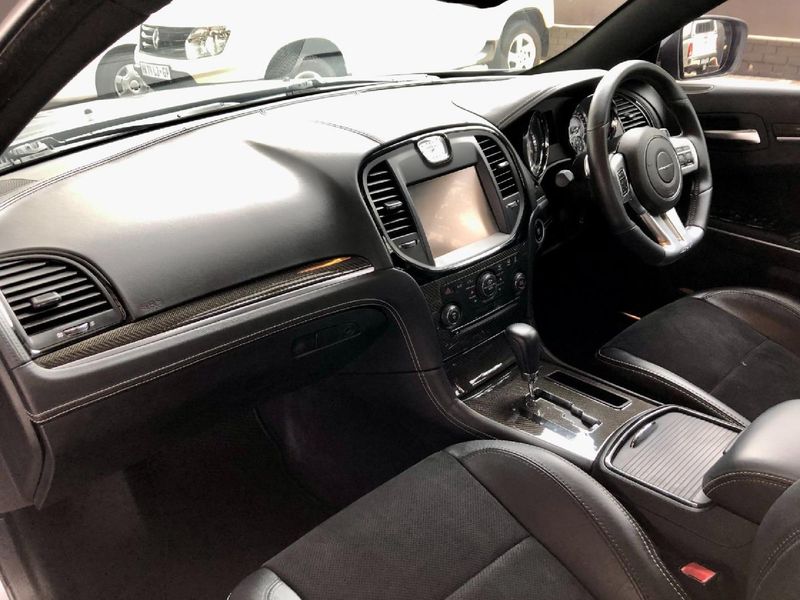 Used Chrysler 300C SRT8 for sale in Gauteng Cars.co.za (ID9087458)