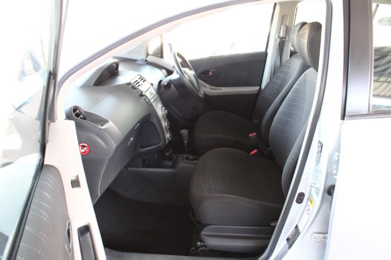 Used Toyota Yaris T3 Spirit Auto 5-dr for sale in Gauteng - Cars.co.za ...