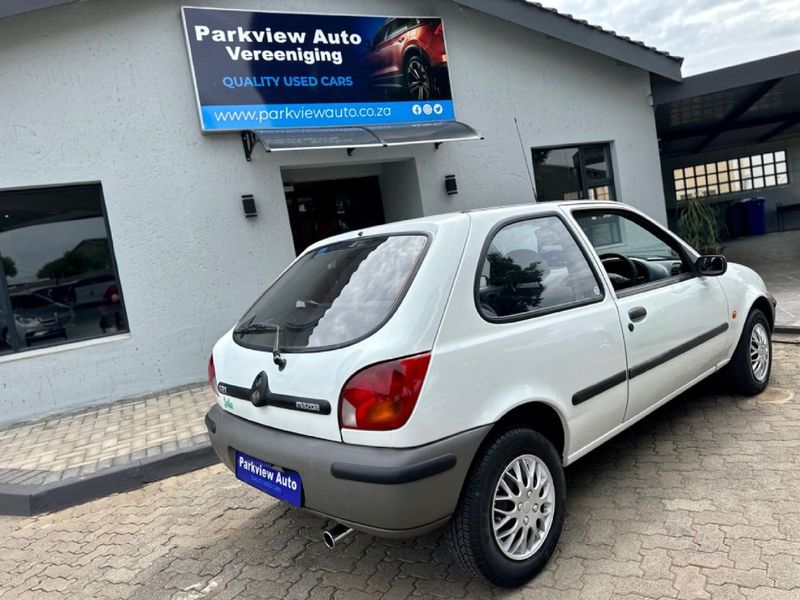 Used Mazda 121 Soho 1.4 3-dr for sale in Gauteng - Cars.co.za (ID::9091426)