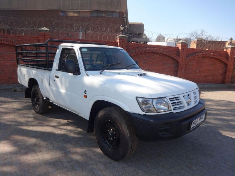 Used Nissan Patrol 4.2 TDi 4x4 Single-Cab for sale in Gauteng - Cars.co ...