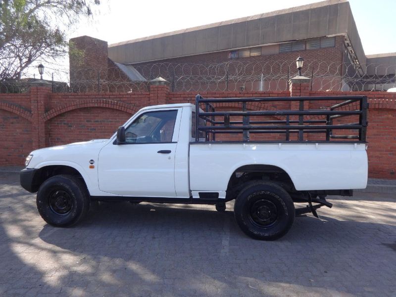 Used Nissan Patrol 4.2 TDi 4x4 Single-Cab for sale in Gauteng - Cars.co ...