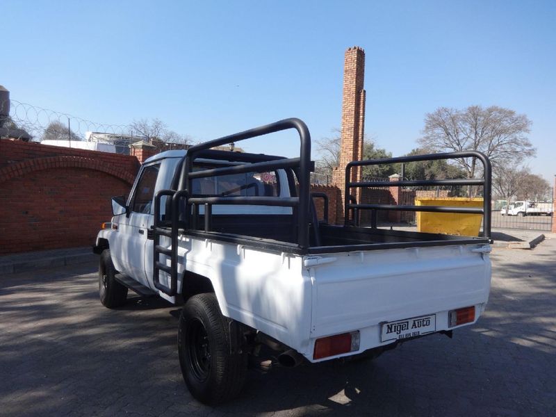 Used Toyota Land Cruiser 4.2 SingleCab for sale in Gauteng Cars.co