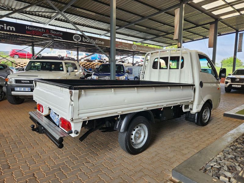 Used Hyundai H100 Bakkie 2.6i D Dropside for sale in Gauteng - Cars.co ...