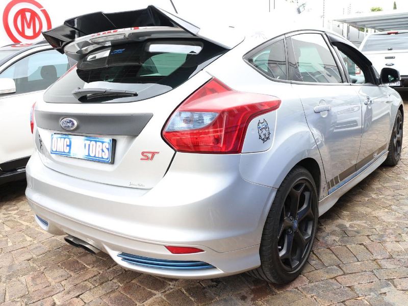 Used Ford Focus 2.0 GTDi ST1 5-dr for sale in Gauteng - Cars.co.za (ID ...