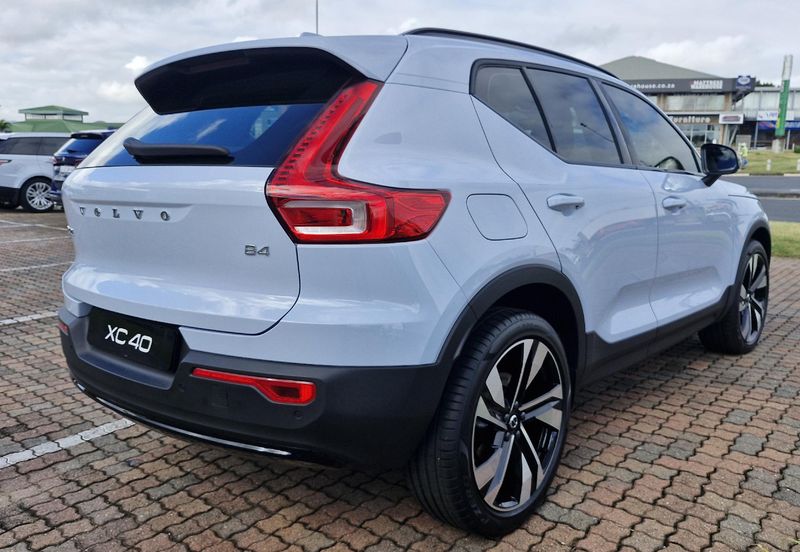 New Volvo XC40 B4 Geartron Ultimate Dark Mild-Hybrid for sale in ...