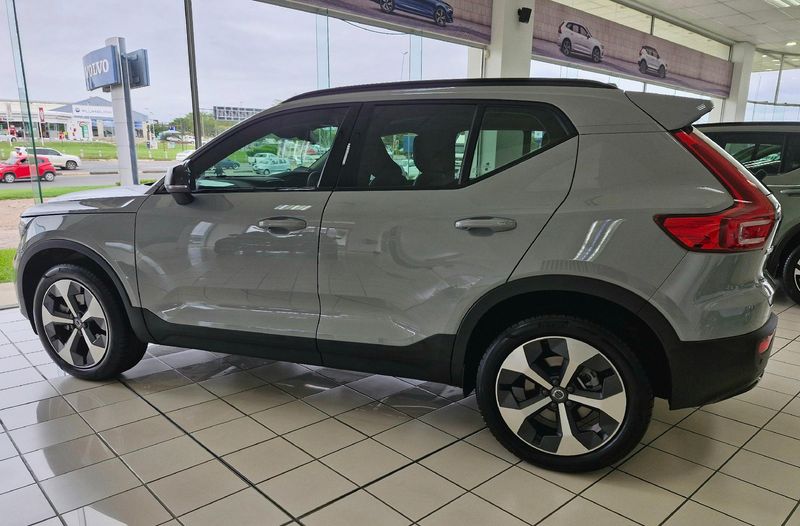 New Volvo XC40 B3 Plus Dark Geartronic Mild-Hybrid For Sale In ...