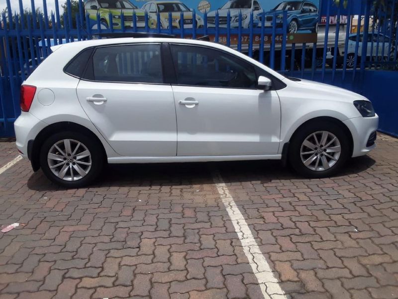 Used Volkswagen Polo 1.2 TSI Highline (81kW) for sale in Gauteng - Cars ...