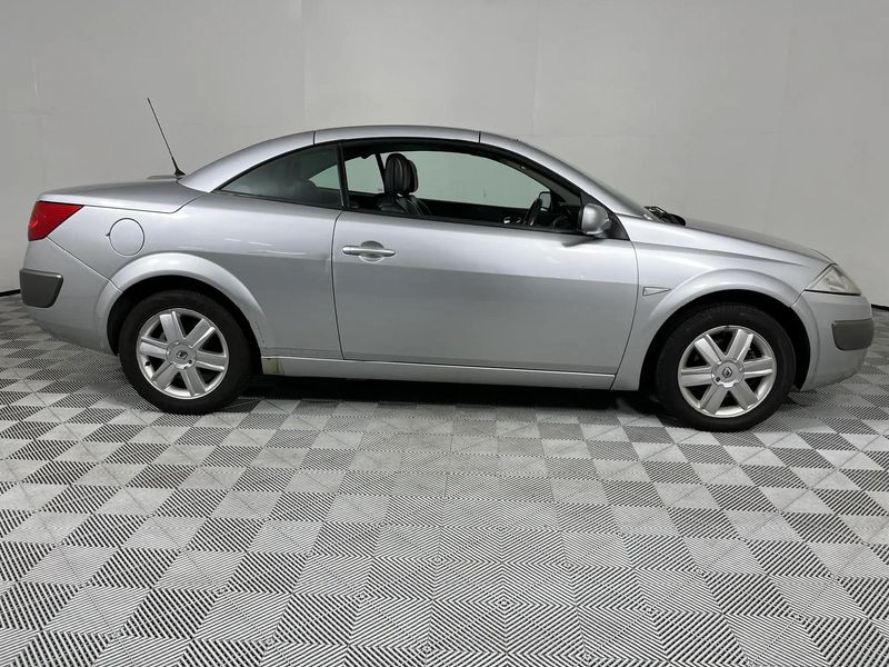 Used Renault Megane II 1.6 Coupe-Cabriolet Dynamique for sale in ...