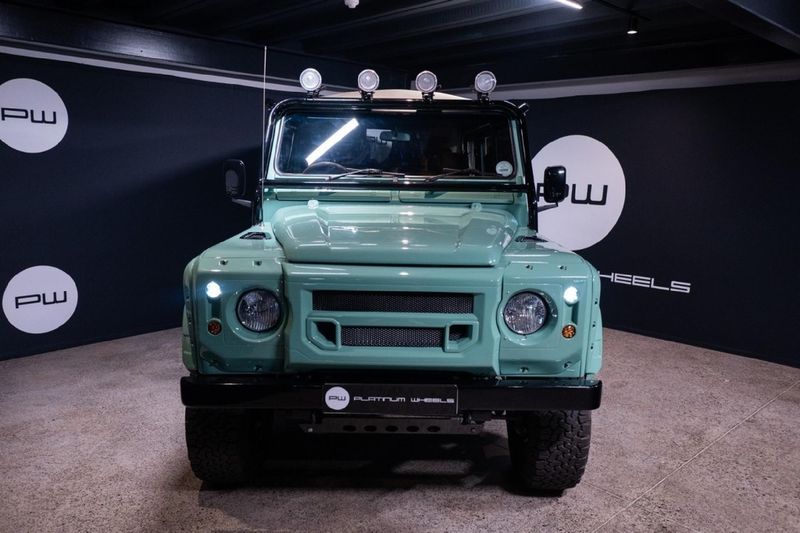Used Land Rover Defender 110 2.2D Double-Cab for sale in Gauteng - Cars ...