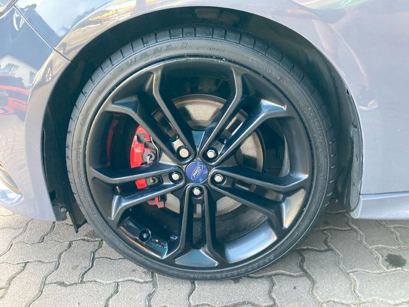 Used Ford Focus 2.0 EcoBoost ST3 for sale in Kwazulu Natal - Cars.co.za ...
