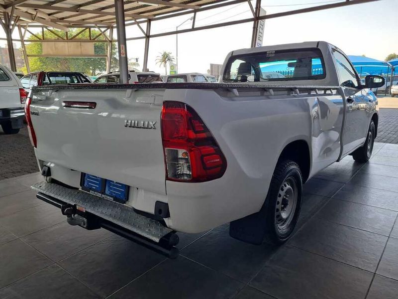 Used Toyota Hilux 2.0 VVTi Single-Cab for sale in Gauteng - Cars.co.za ...