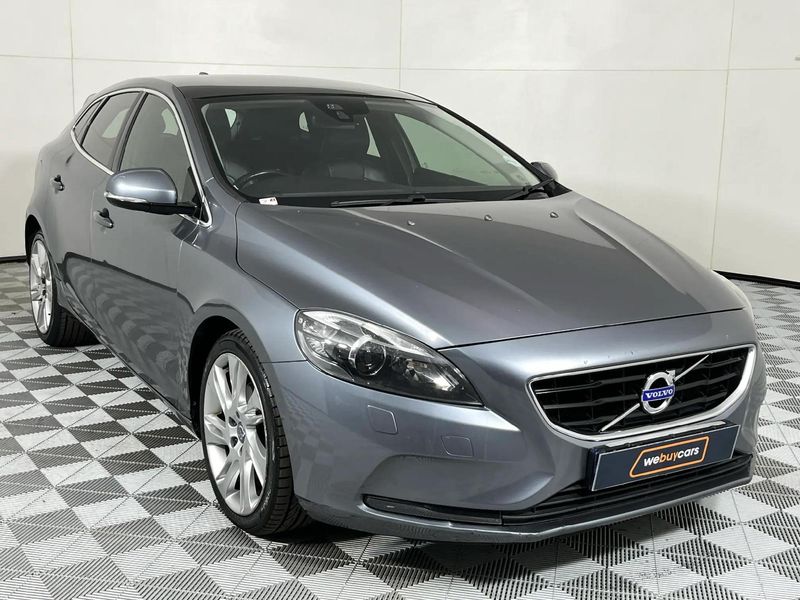 Used Volvo V40 T4 Excel Auto for sale in Gauteng - Cars.co.za (ID::9454643)